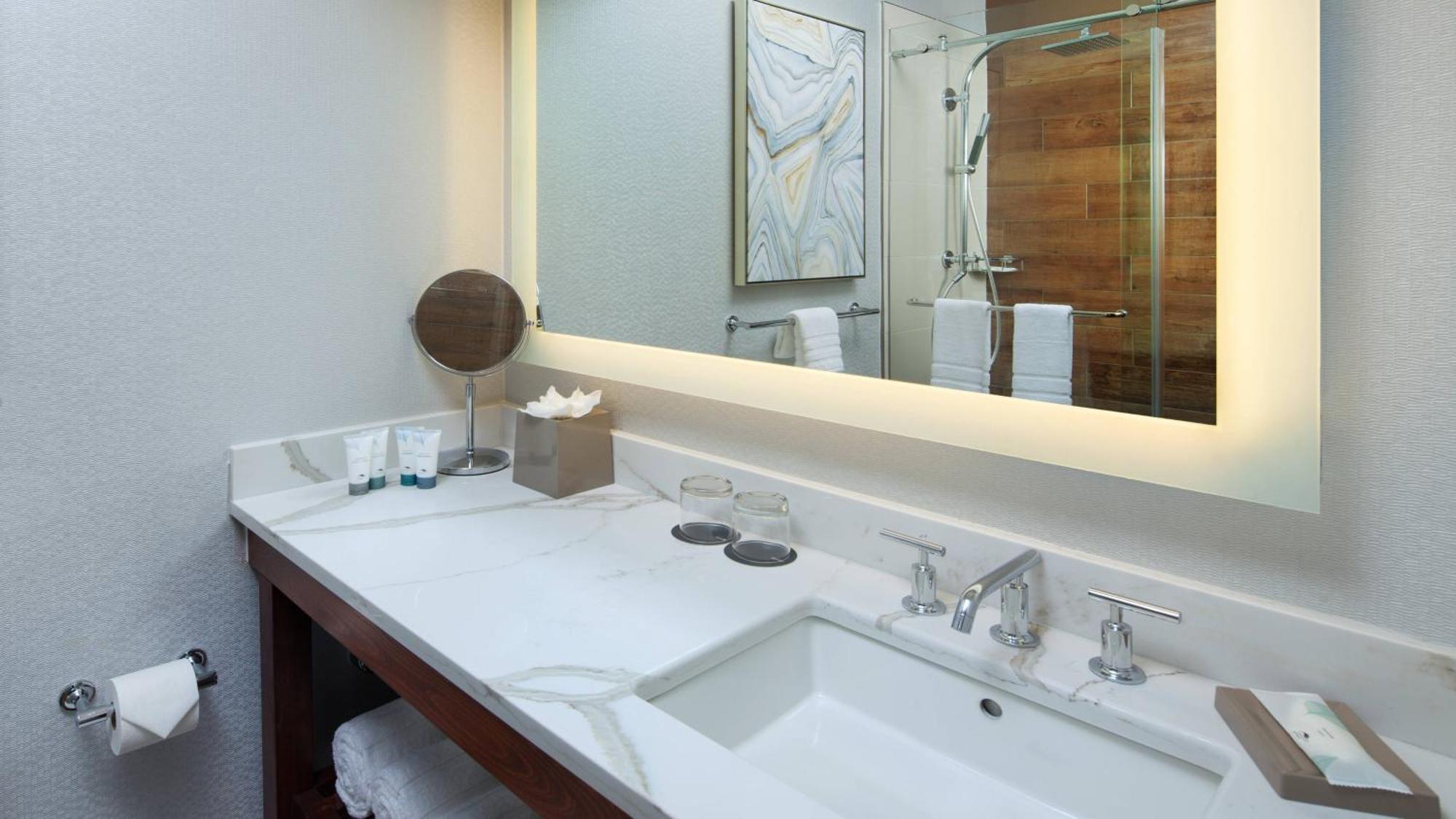 Junior Suite 1 King,1547632042:JPEG